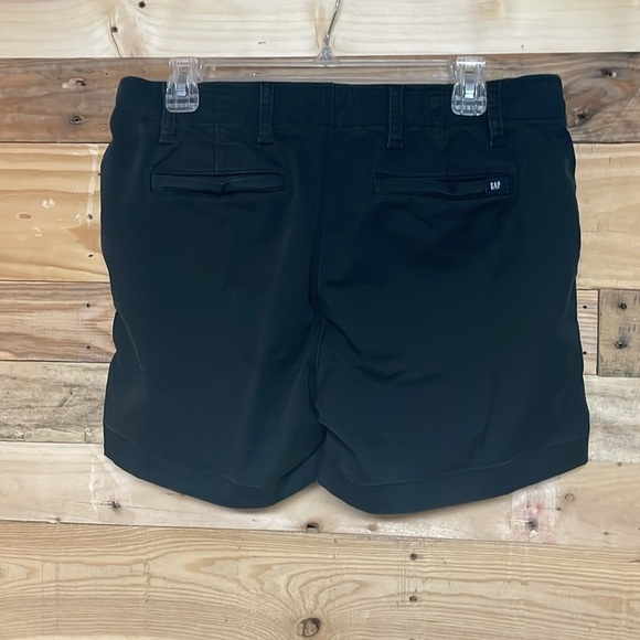 GAP size 8 Black Mid-rise Stretchy 4.5” Inseam Chino Shorts with Pockets - Picture 7 of 9